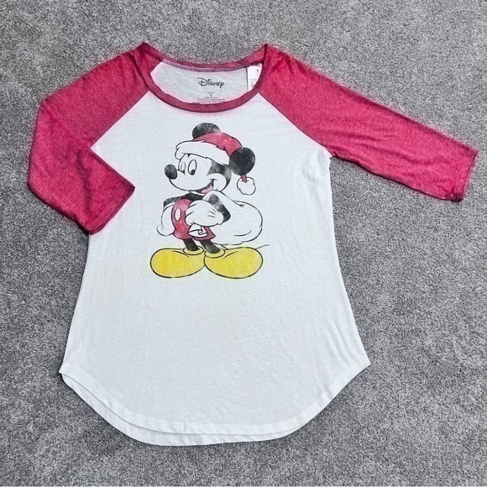 💚 NWT Disney Santa Mickey Mouse Baseball style tshirt size small (juniors)